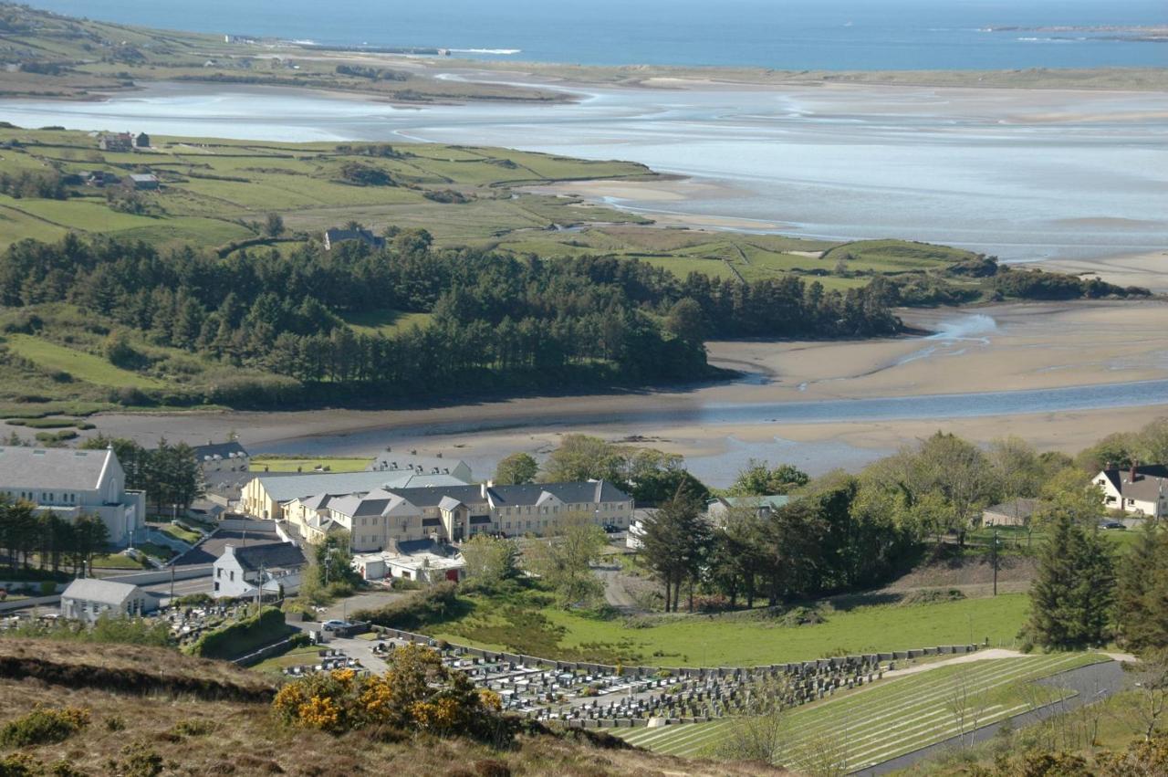 Hotel Óstán Loch Altan Cashel Hill Exterior foto